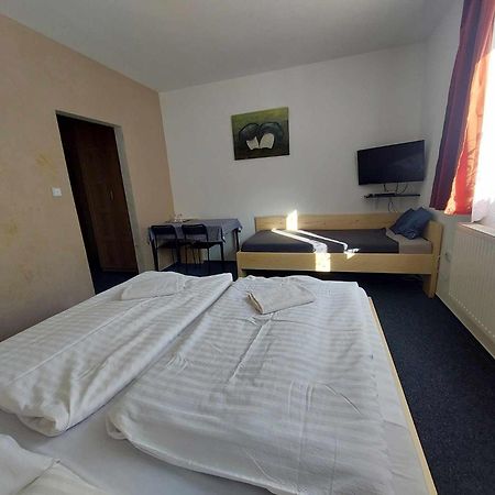 U Vesele Lisky Hotel Hutisko Екстериор снимка
