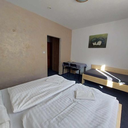 U Vesele Lisky Hotel Hutisko Екстериор снимка