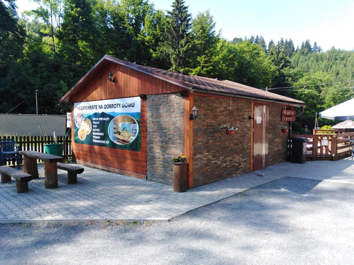 U Vesele Lisky Hotel Hutisko Екстериор снимка