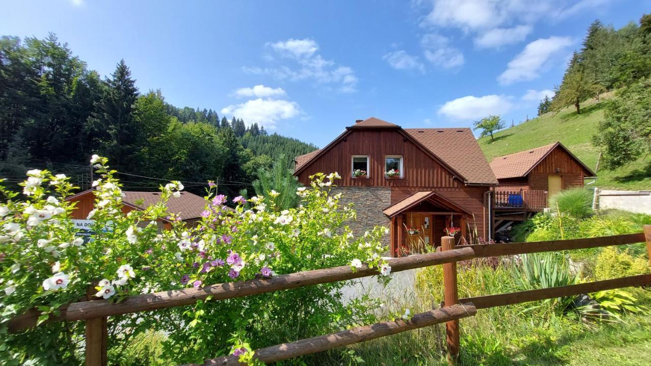 U Vesele Lisky Hotel Hutisko Екстериор снимка