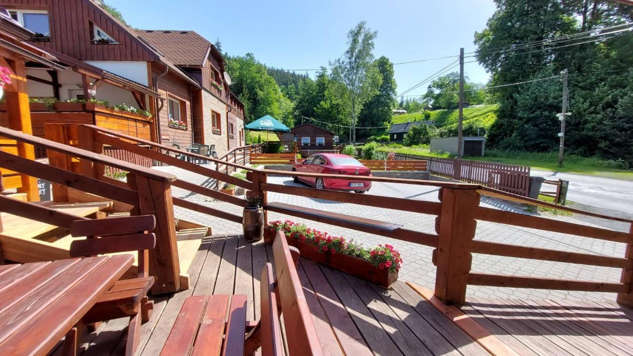 U Vesele Lisky Hotel Hutisko Екстериор снимка