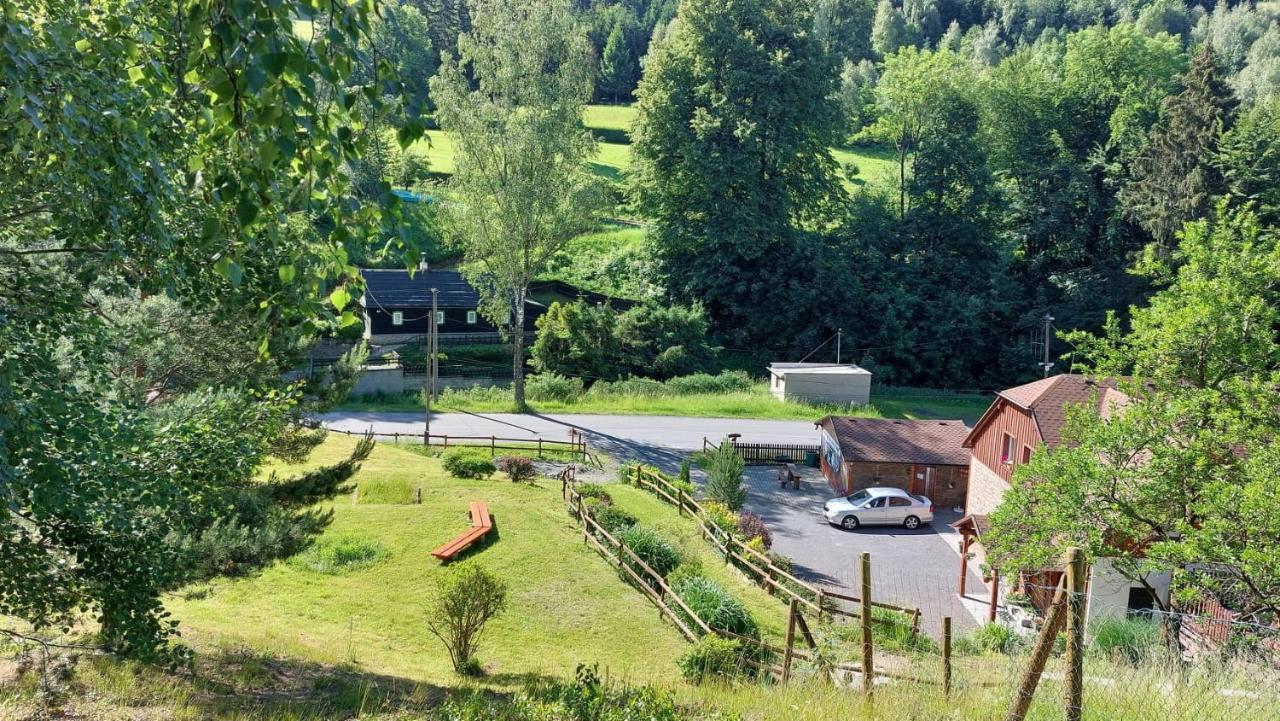 U Vesele Lisky Hotel Hutisko Екстериор снимка