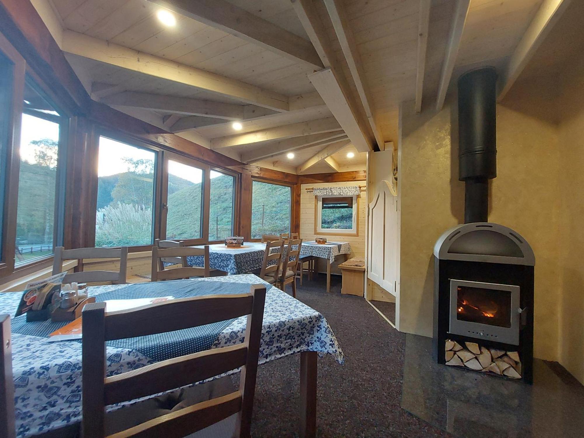 U Vesele Lisky Hotel Hutisko Екстериор снимка