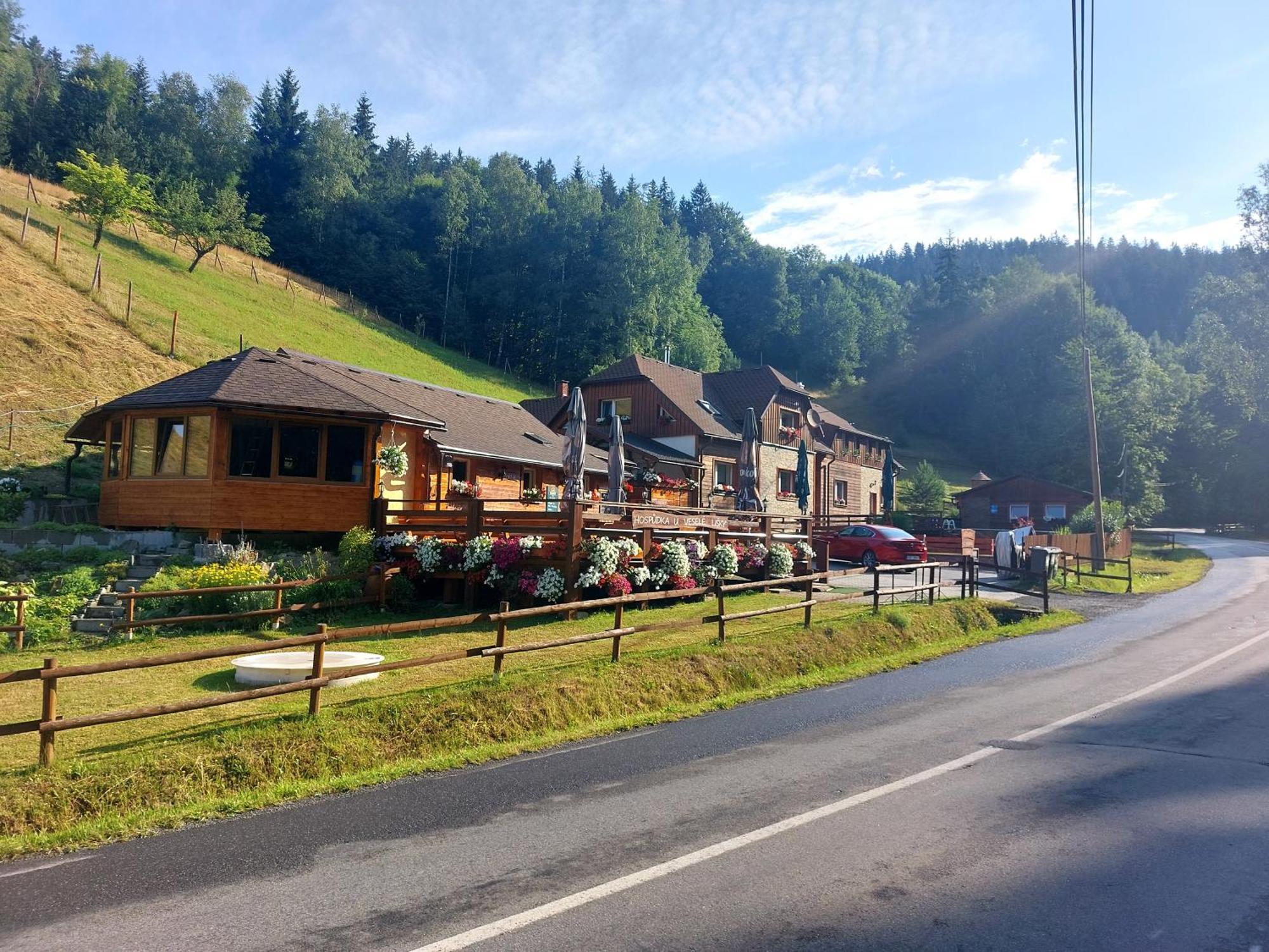 U Vesele Lisky Hotel Hutisko Екстериор снимка