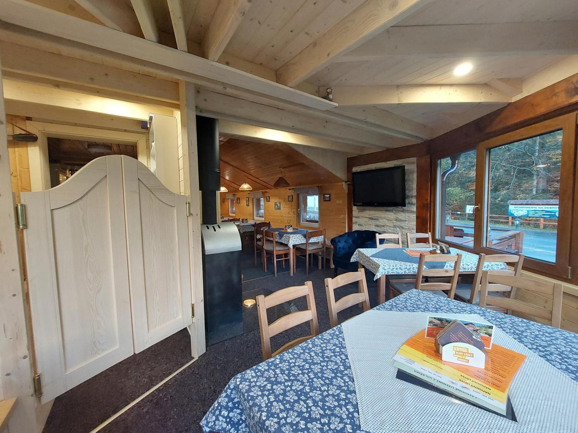 U Vesele Lisky Hotel Hutisko Екстериор снимка