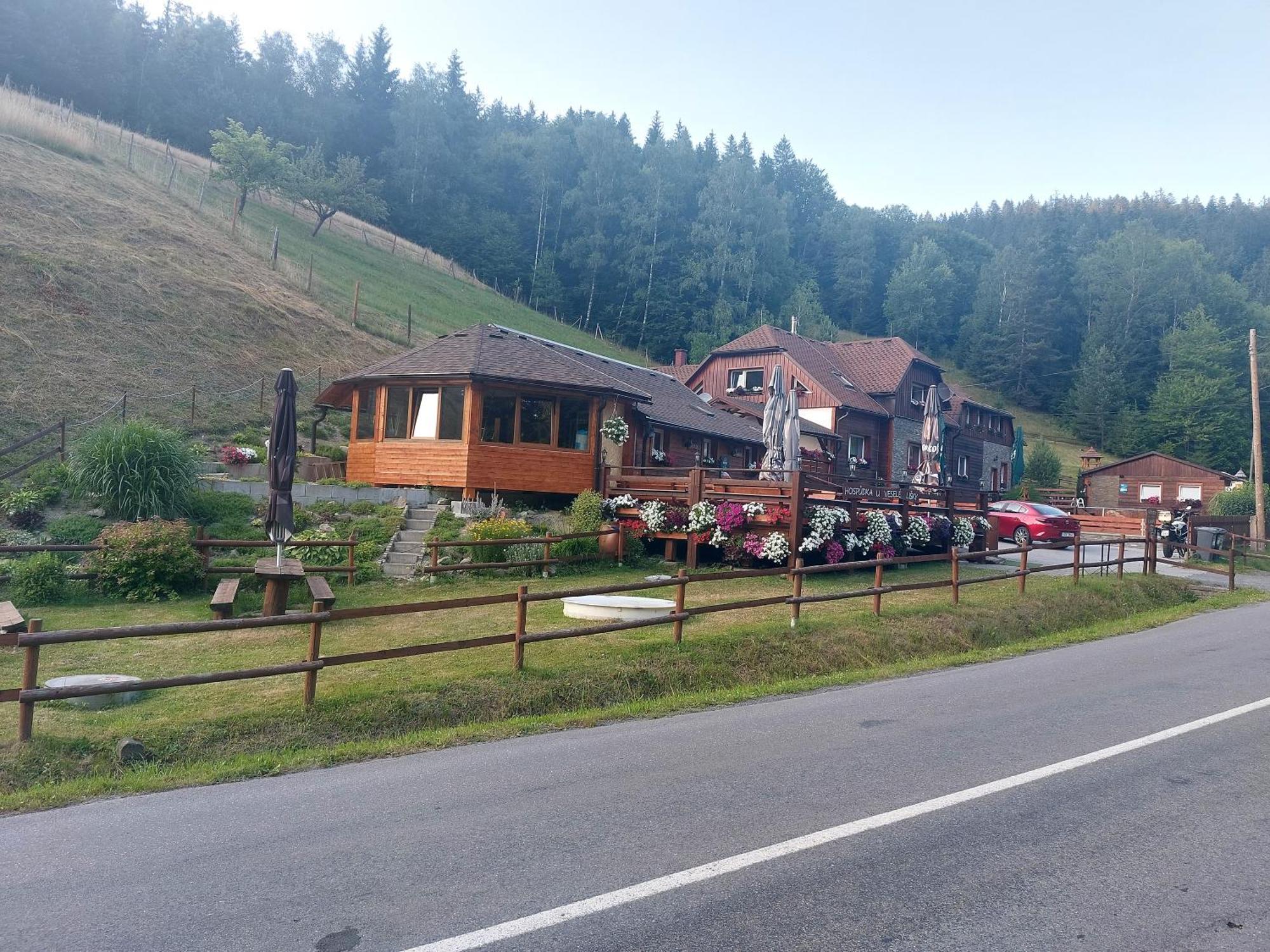 U Vesele Lisky Hotel Hutisko Екстериор снимка