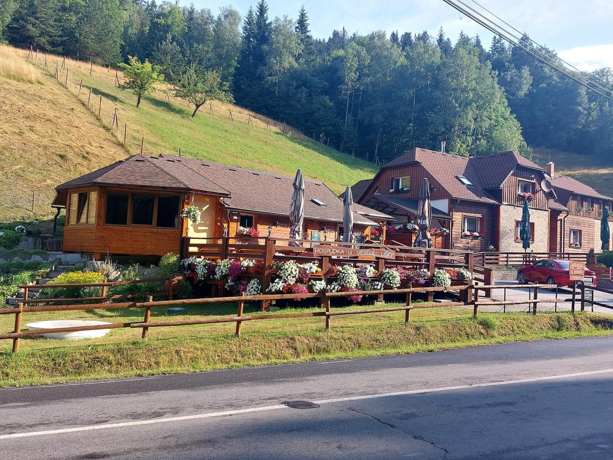 U Vesele Lisky Hotel Hutisko Екстериор снимка
